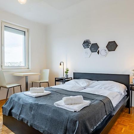 New With A View - Modern Studio Wenen Buitenkant foto