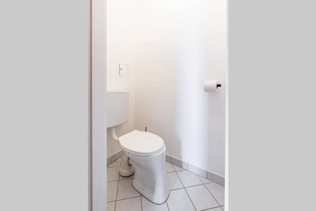 New With A View - Modern Studio Wenen Buitenkant foto