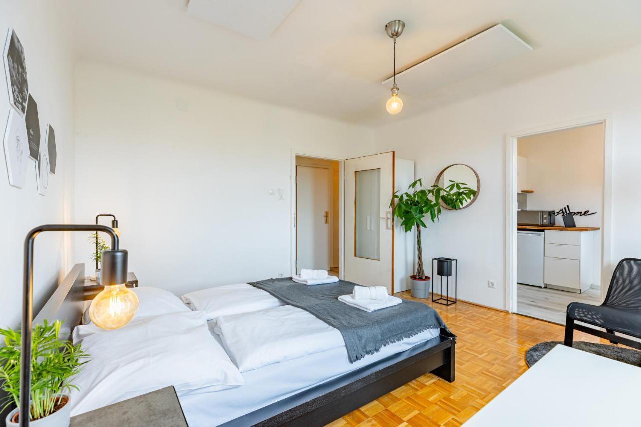 New With A View - Modern Studio Wenen Buitenkant foto